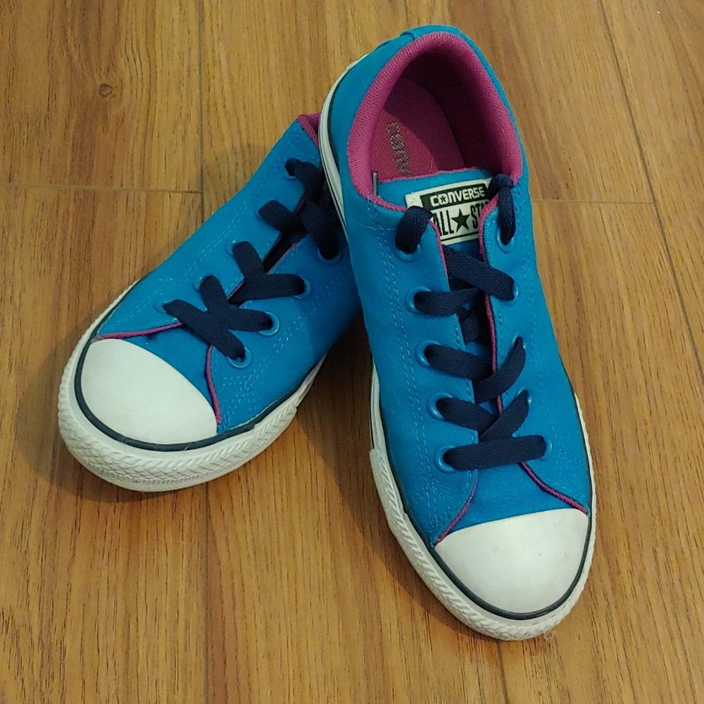 Converse shoes - Picture 2 of 8